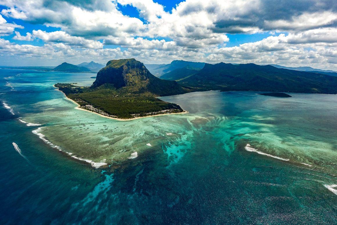 Mauritius underwater waterfall